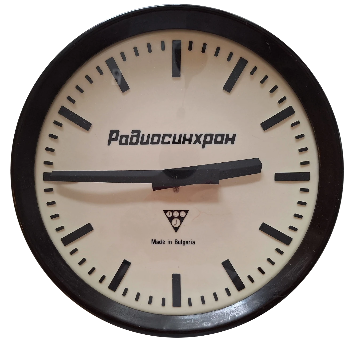 The Радиосинхрон clock, photographed straight on